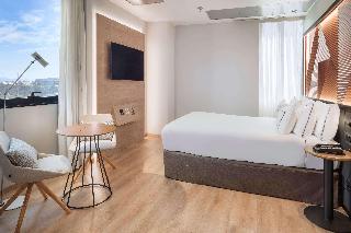 Melia Room Queen Bed