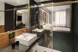 Melia Room Queen Bed