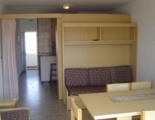 Room
 di Estudios Voramar