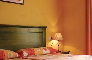 Room
 di Grupo La pasera