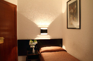 Room
 di Medium Monegal