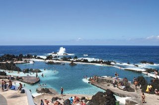 Pool
 di Euro Moniz Inn