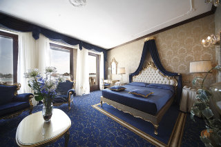 Room
 di Savoia & Jolanda