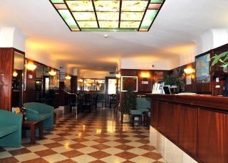 Lobby
 di Comfort Hotel Diana