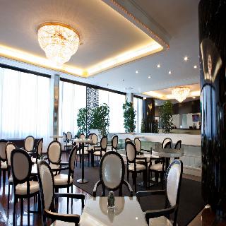 Executive, Milan