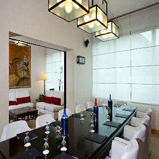 Executive, Milan