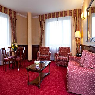 Executive, Milan