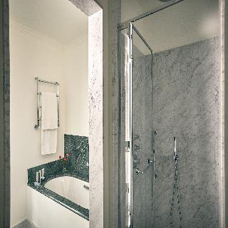 The Carlton Image 32