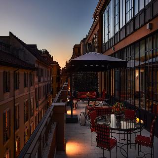 The Carlton Image 93