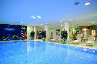 Pool
 di Maritim proArte Hotel Berlin