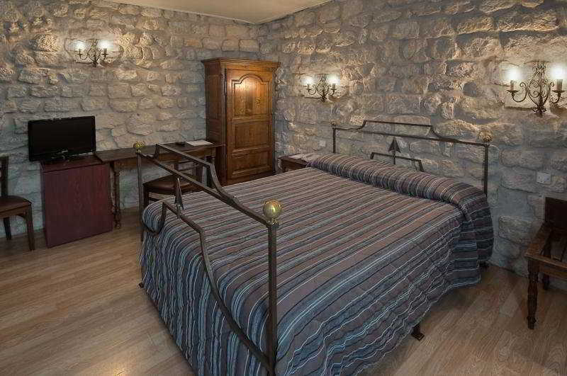 Room thumbnail 1