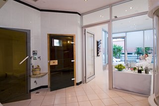 Sports and Entertainment
 di NH Danube City