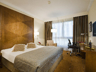 Room
 di Le Warwick Geneva