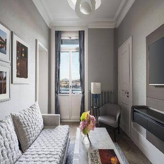 Room Room