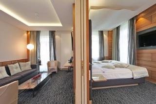 Room
 di St. Gotthard