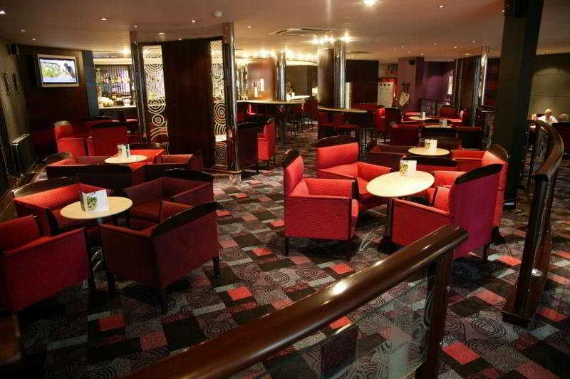Bar
 di Mercure Chester East Hotel