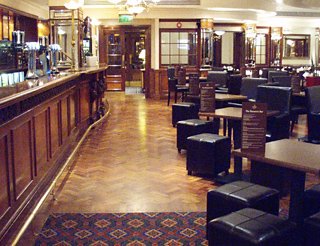 Bar
 di Copthorne Tara Hotel London Kensington