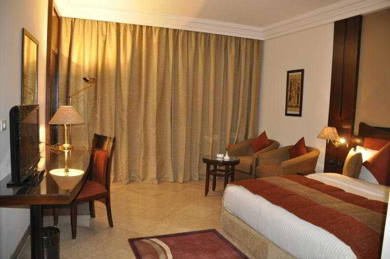 Room
 di El Luxor