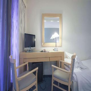 Dorian Inn Sure Hotel Collection by Best Western