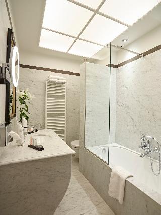 Room thumbnail 8