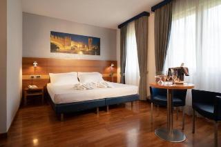 1 King Bed Non-Smoking Superior Room Balcony Convertible Into Two Twin Beds Bathrobes And Slippers