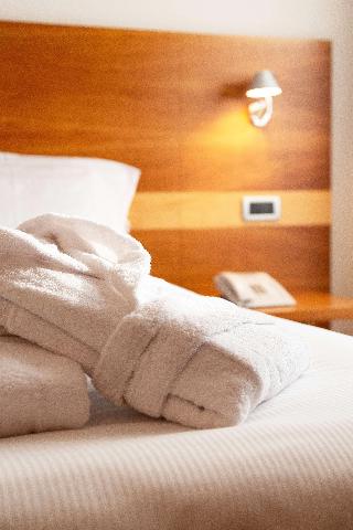 1 King Bed Non-Smoking Superior Room Balcony Convertible Into Two Twin Beds Bathrobes And Slippers