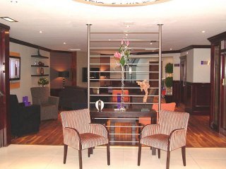 Lobby
 di Glasgow Pond Hotel