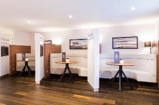 Bar
 di Ramada Glasgow Airport