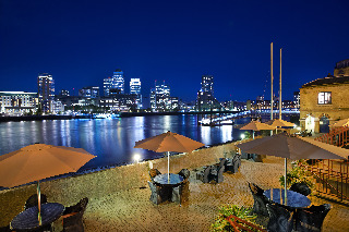 Pool
 di Hilton London Docklands Riverside