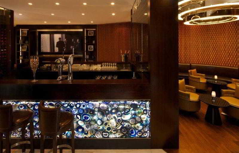 Jumeirah Emirates Towers - Bar