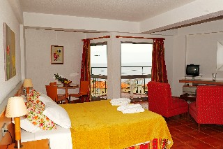 Room
 di Dorisol Florasol