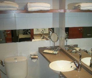 Room
 di Senator Barcelona