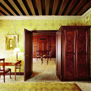 Room
 di Bauer