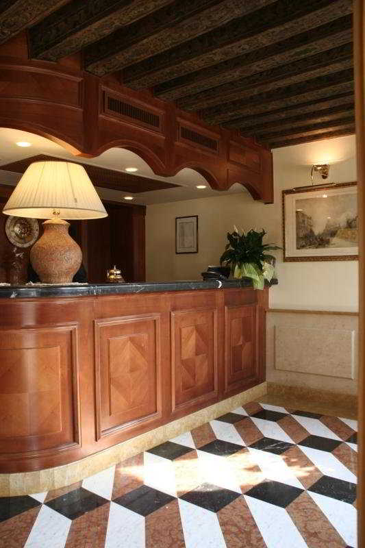 Lobby
 di Antiche Figure