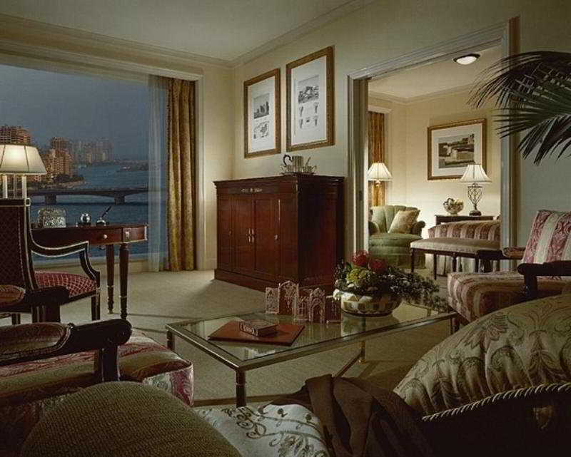 Room
 di Four Seasons First Residence
