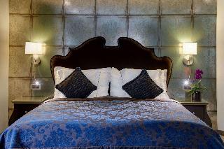Room Room