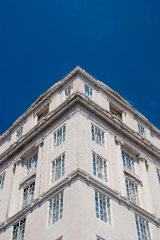 Adelphi Hotel