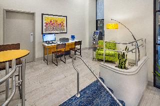 Holiday Inn Express & Suites Atlanta Downtown