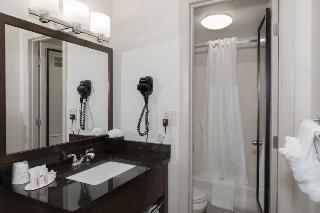 Ramada By Wyndham Boston image 2