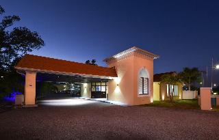 Golden Host Resort