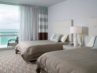 Room
 di Deauville Beach Resort
