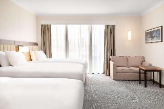 King Deluxe Family Room