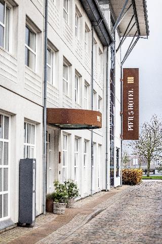 Pier 5 Hotel