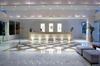 Avra Beach Resort