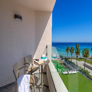 Avra Beach Resort