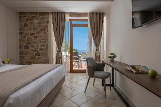 Executive Suite with 2 Bedrooms and Private Pool