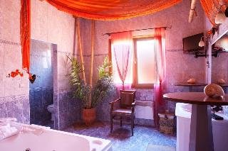 Room
 di Alia Palace