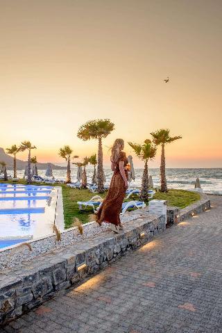 Arina Beach Resort