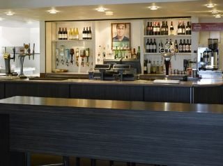 Bar
 di Holiday Inn London Brent Cross