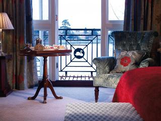 Macdonald Compleat Angler, Maidenhead